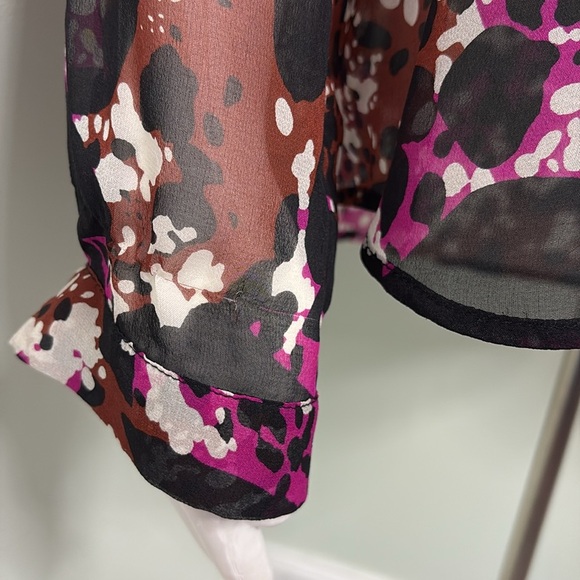 DVF Lorelei silk chiffon blouse. Size 4 - Picture 4 of 11